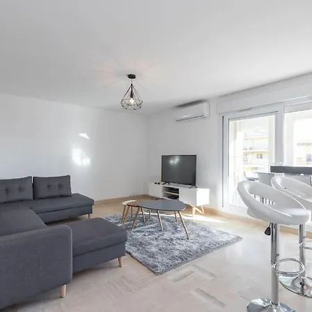 Modern On The Doorstep Of Monaco Beausoleil